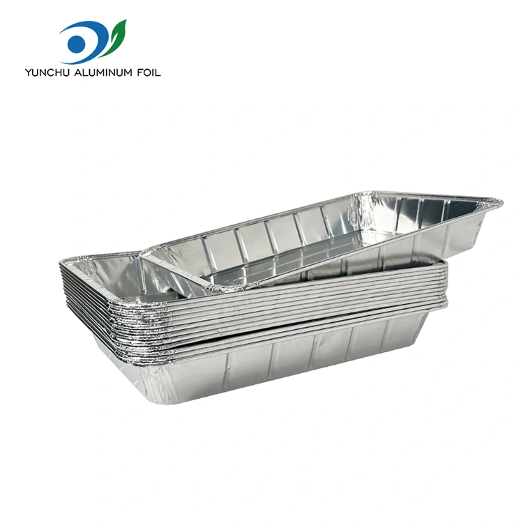 Duże grillowane ryby srebrne pojemniki z folii aluminiowej